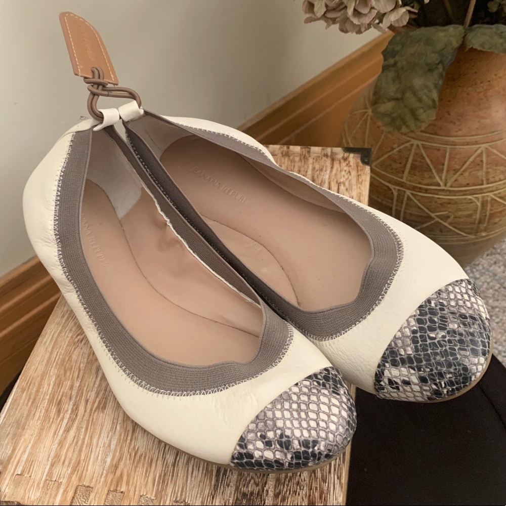 Banana Republic Flats